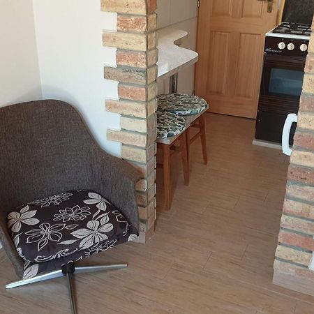 Keller Apartmanok Hajdúszoboszló Chambre photo