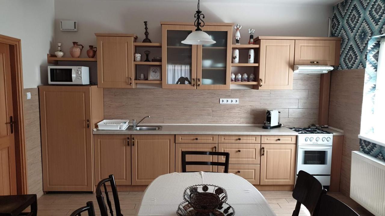 Keller Apartmanok Hajdúszoboszló Extérieur photo