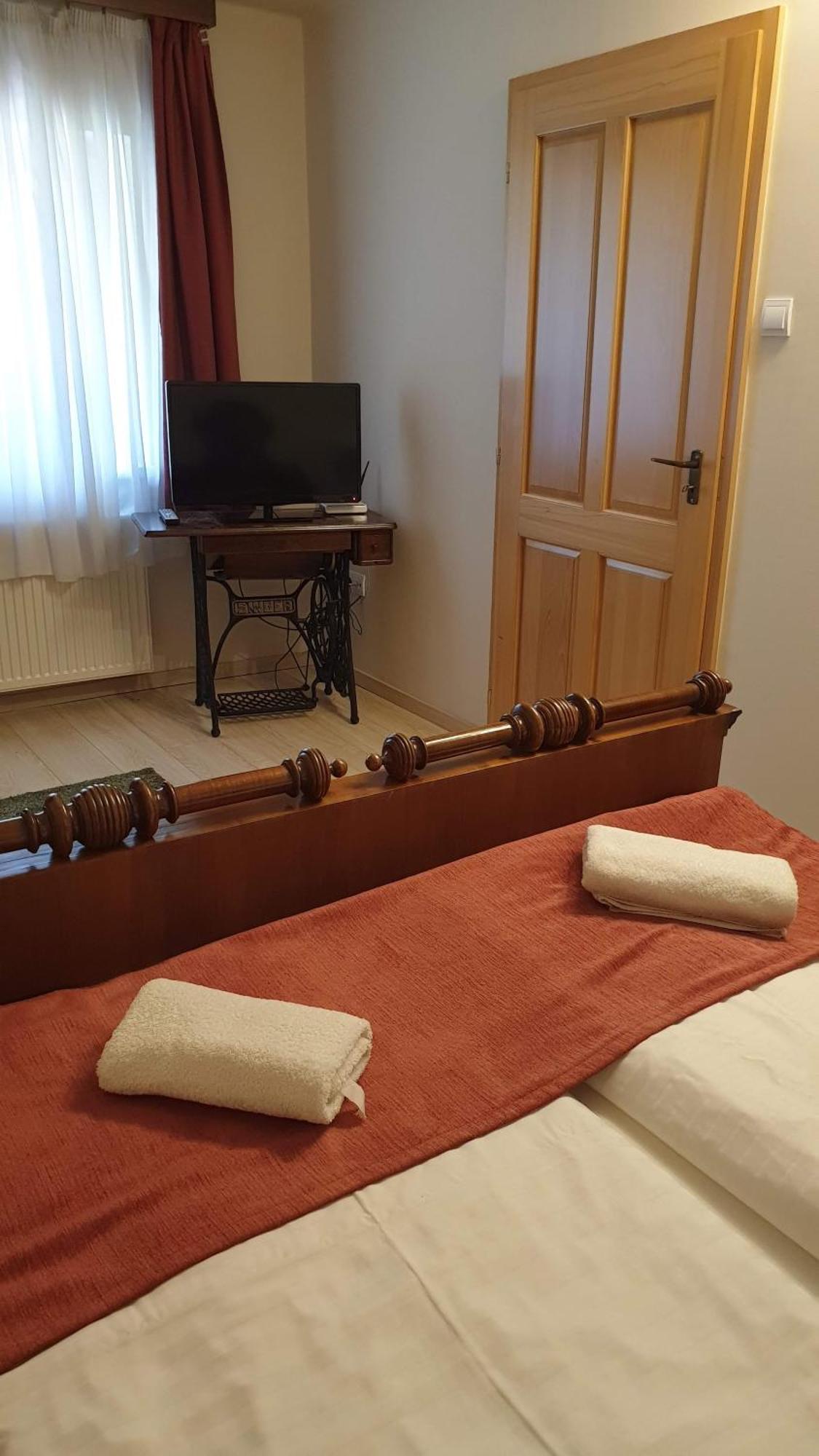 Keller Apartmanok Hajdúszoboszló Chambre photo